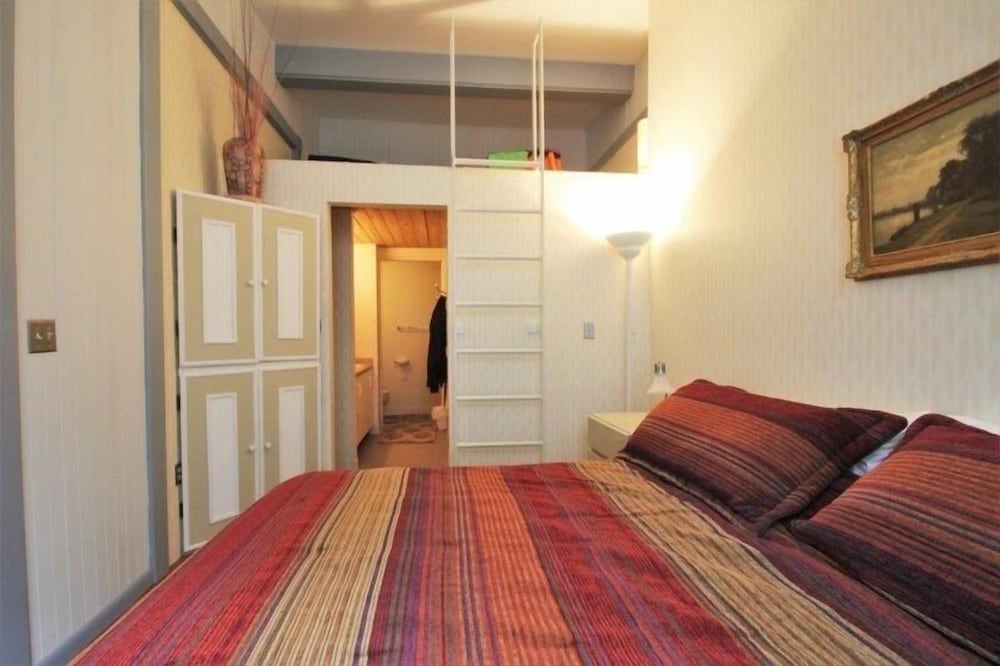 Condo, 2 Bedrooms