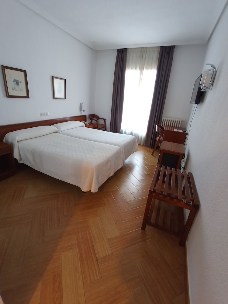 Superior Double Room, 1 Double or 2 Twin Beds photo 2
