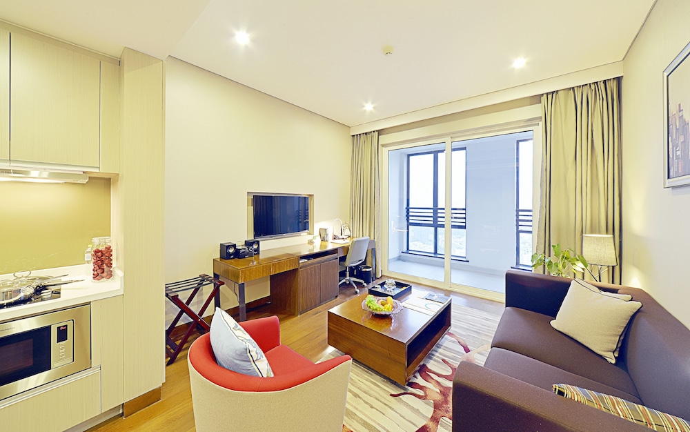 1 Bedroom Deluxe Apartment (Washing Machine included) photo 2