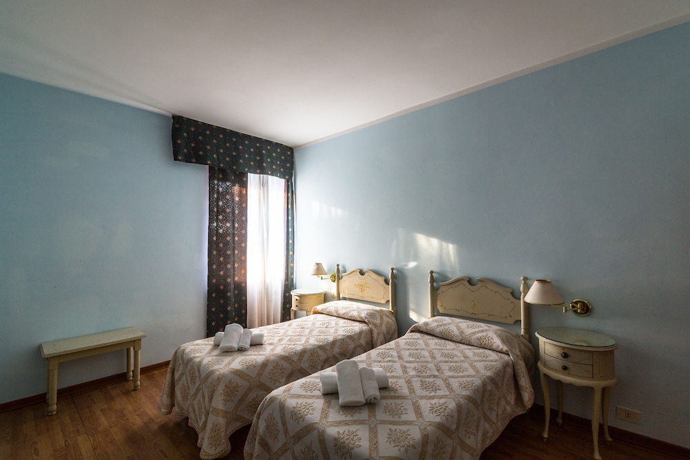 Double Or Twin Room photo 1