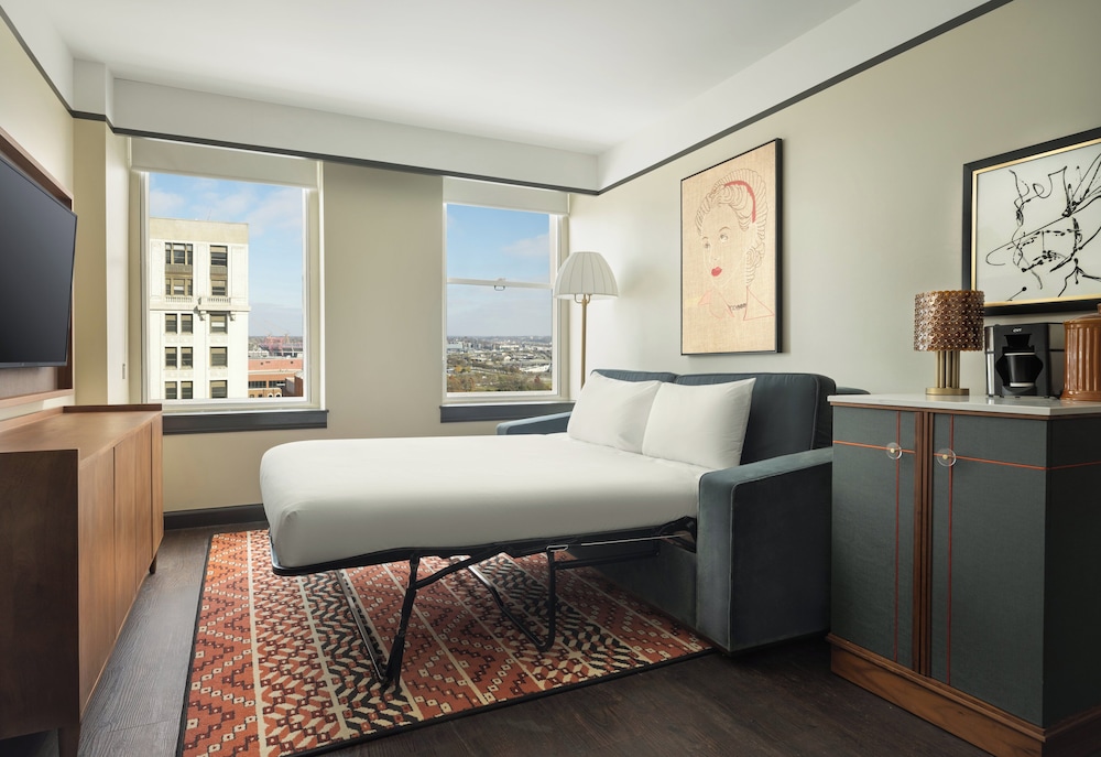 Suite, 1 King Bed with Sofa bed