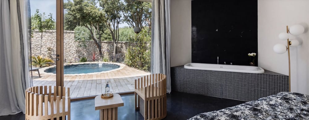 Chambre Junior, non-fumeurs, piscine privée