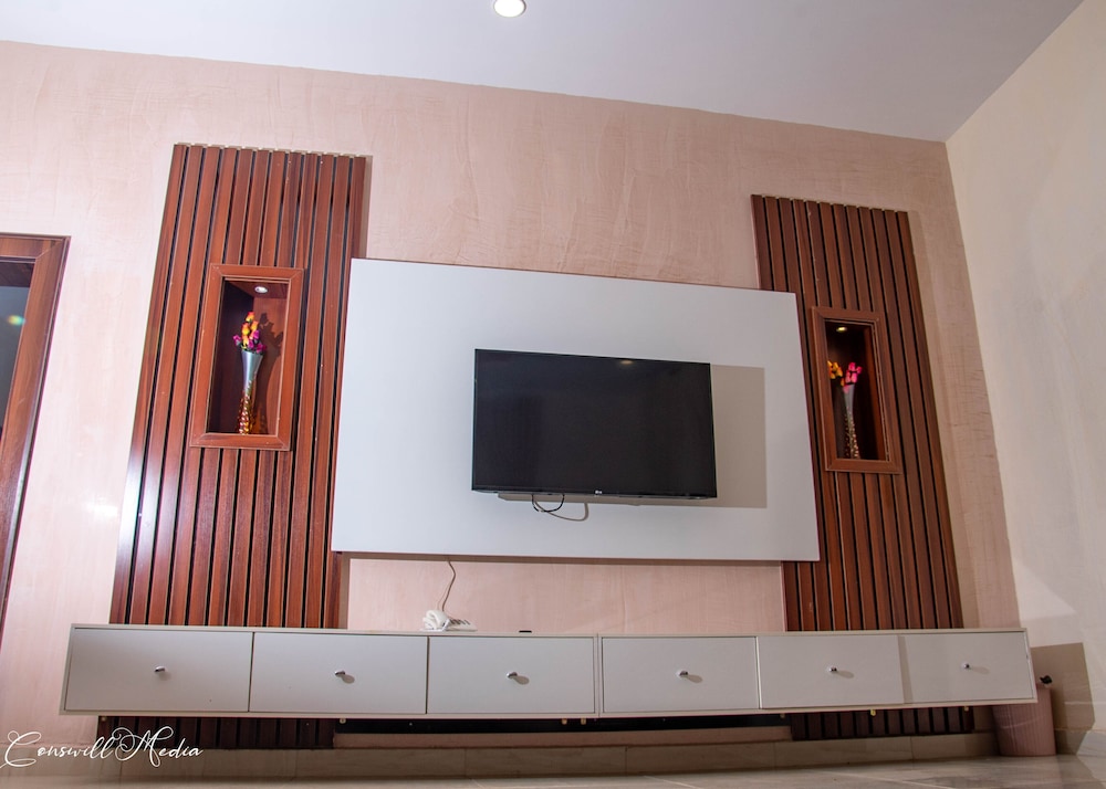 Luxury Apartment photo 2