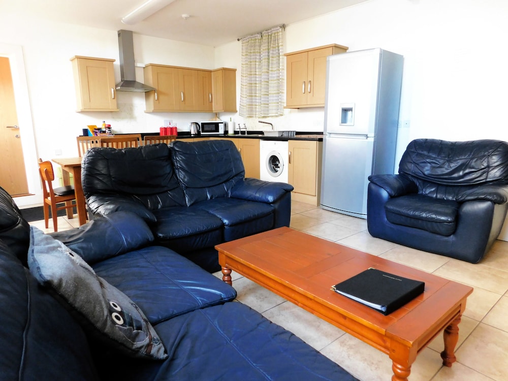 Family Quadruple Room, 2 Bedrooms, Ensuite photo 3