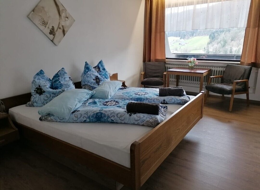 Basic Double Room photo 2