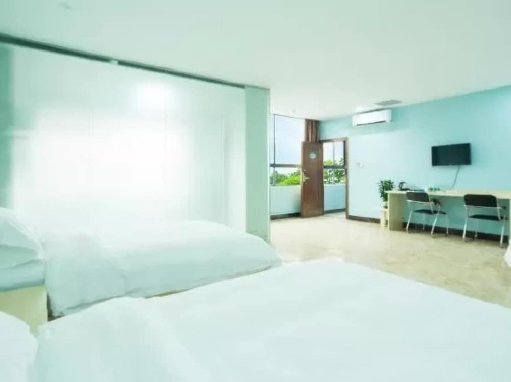 Deluxe Triple Room photo 2