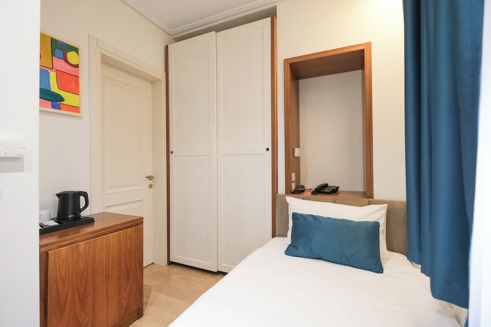 Economy Single Room, 1 Bedroom, Non Smoking, City View photo 1