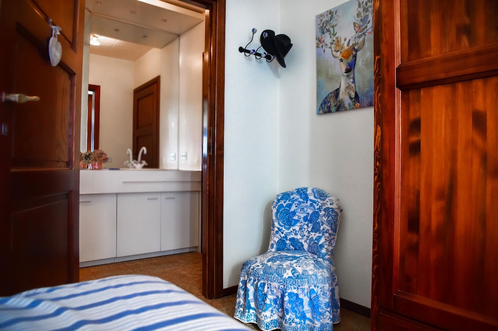 Apartment, Lake View