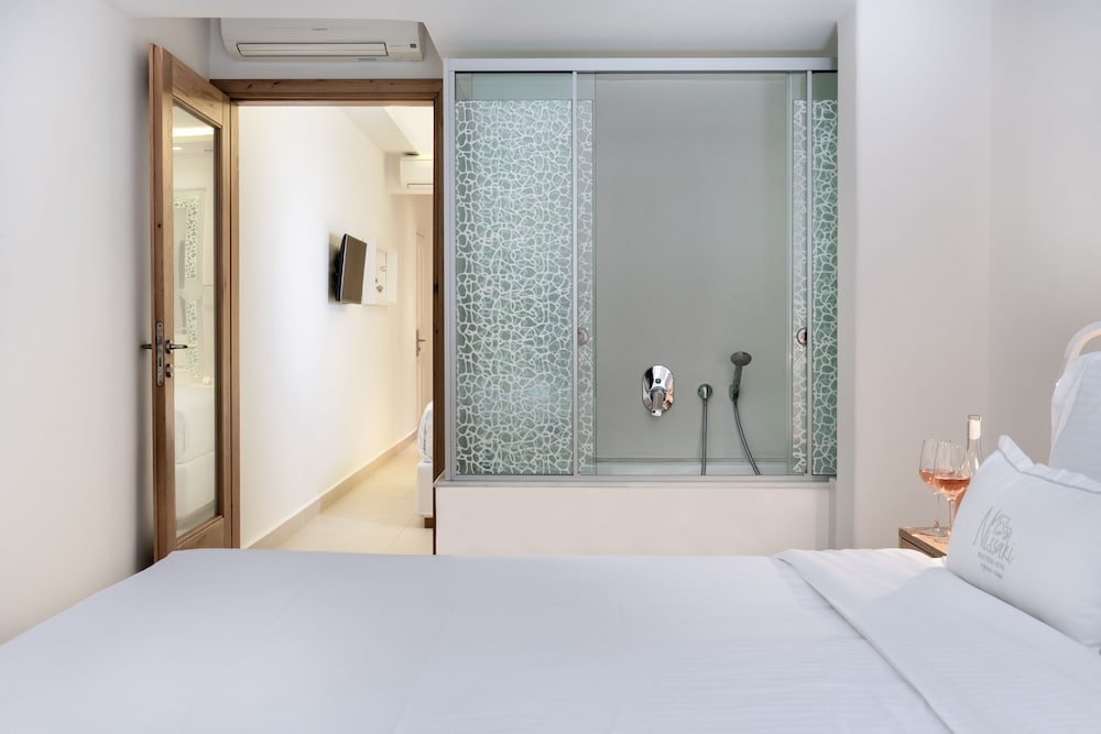 Executive Suite, Jetted Tub, Sea View with Private pool - Photo 4
