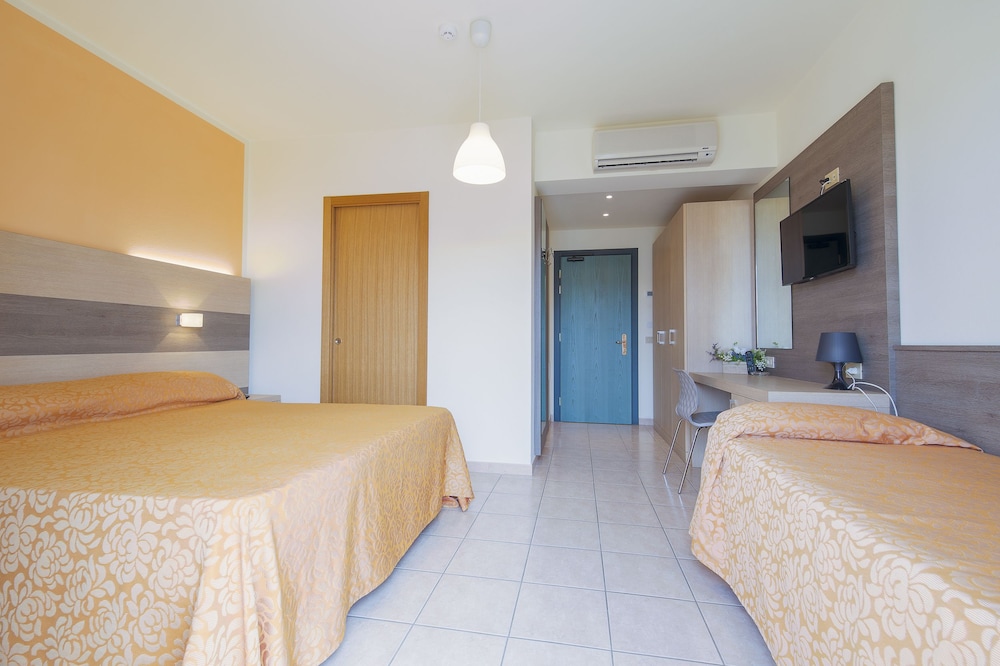 Triple Room, Terrace photo 1
