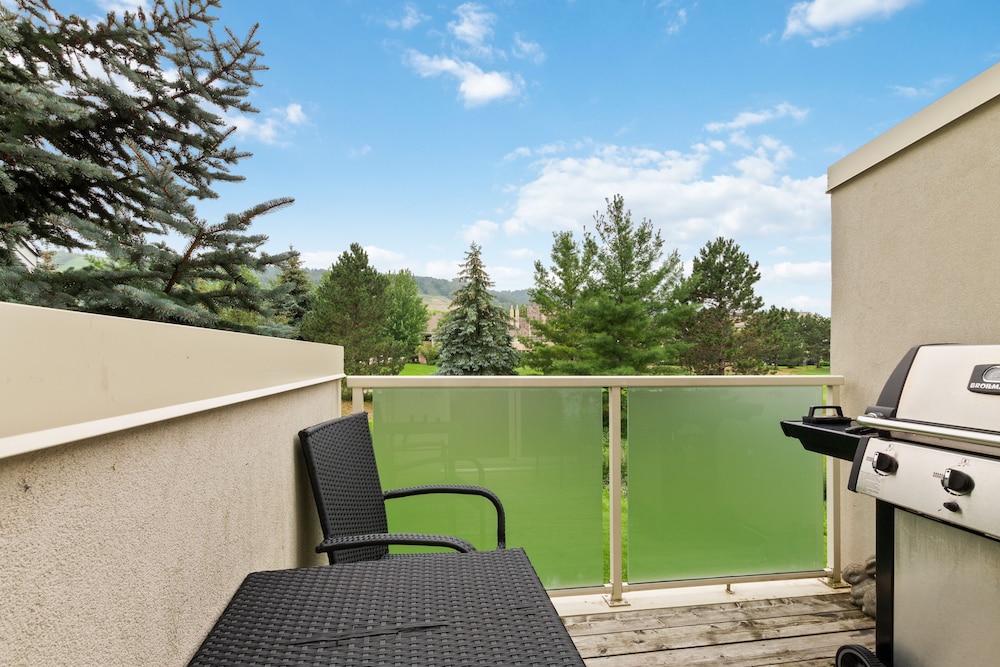 Luxury Condo, 3 Bedrooms (205 Sierra Lane - Pet Friendly) photo 2