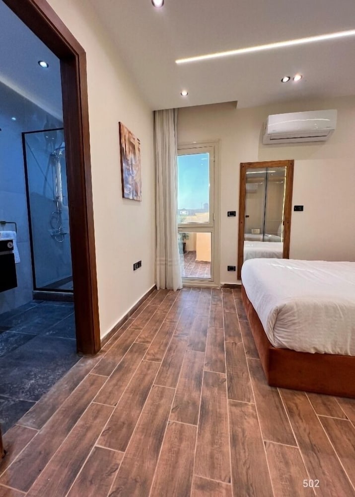 Suite photo 1
