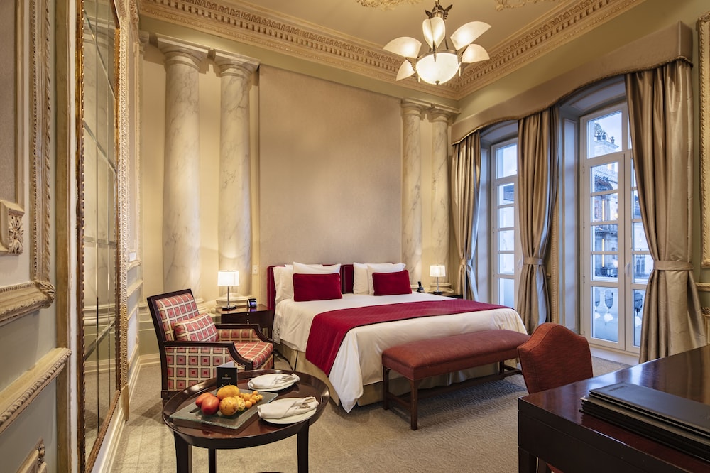 Superior Room, 1 King Bed photo 1