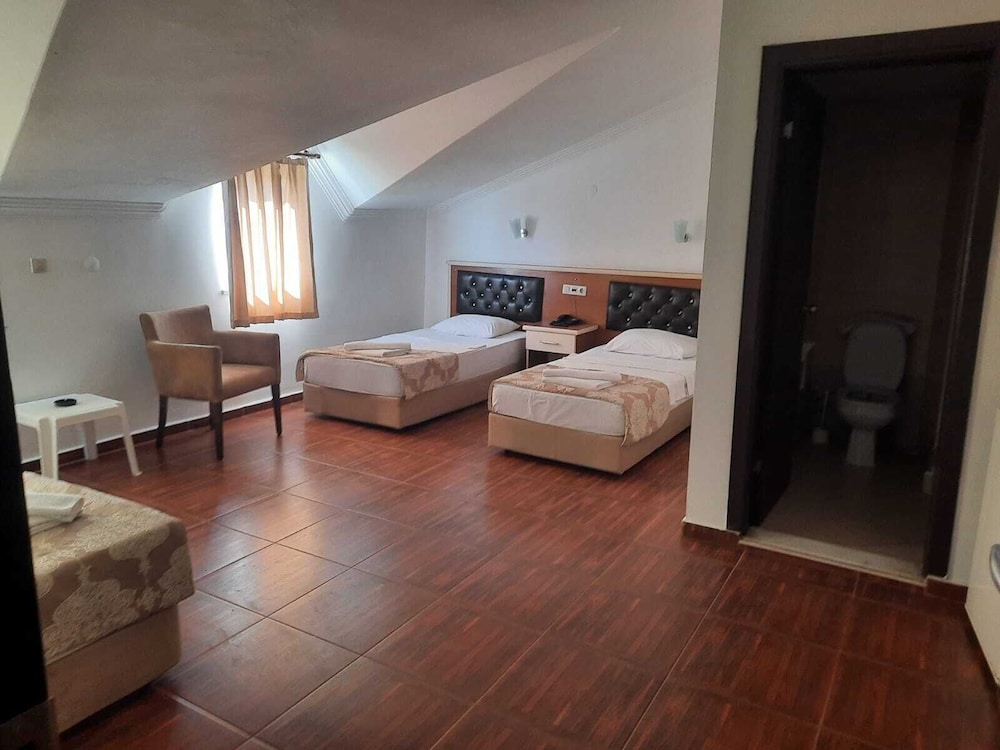 Economy Room