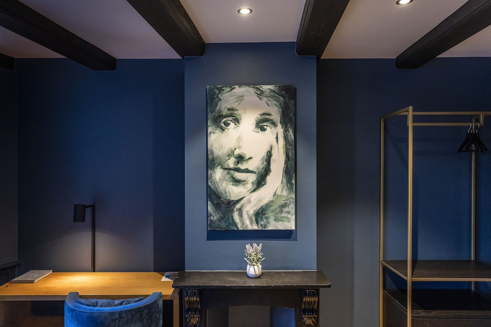Signature Suite (Virginia Woolf) photo 2