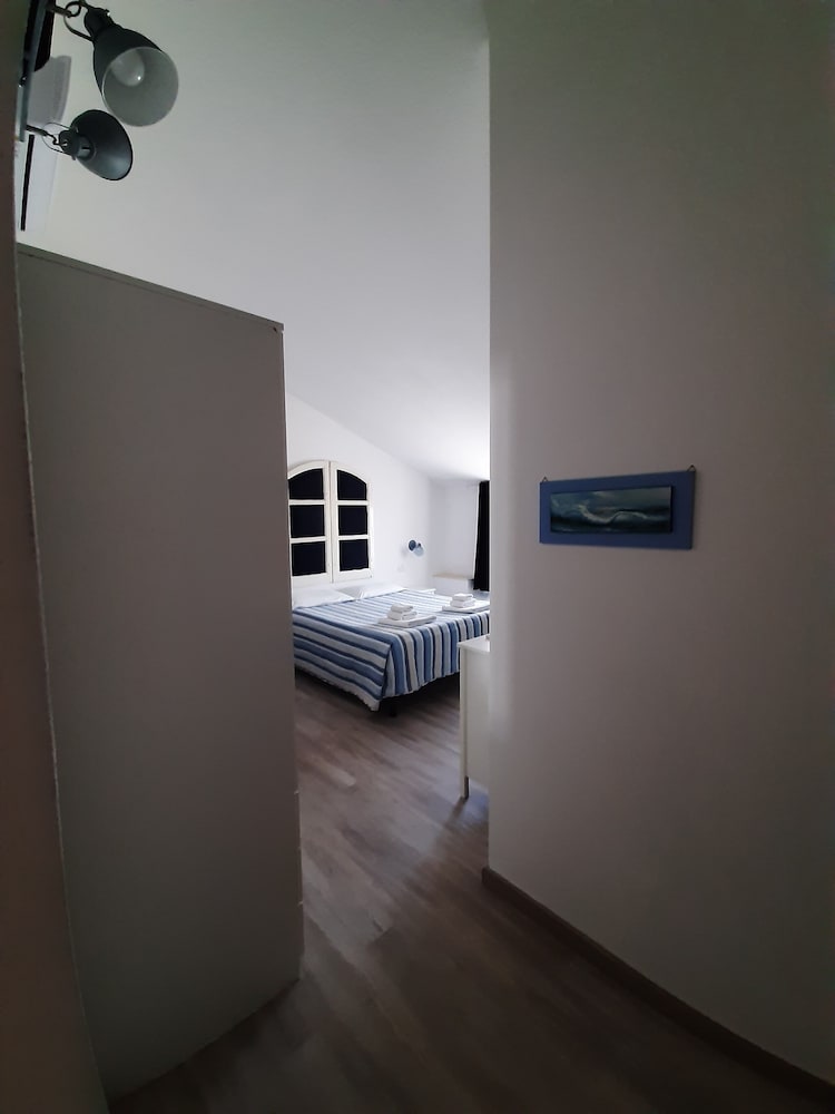 Deluxe Triple Room photo 2