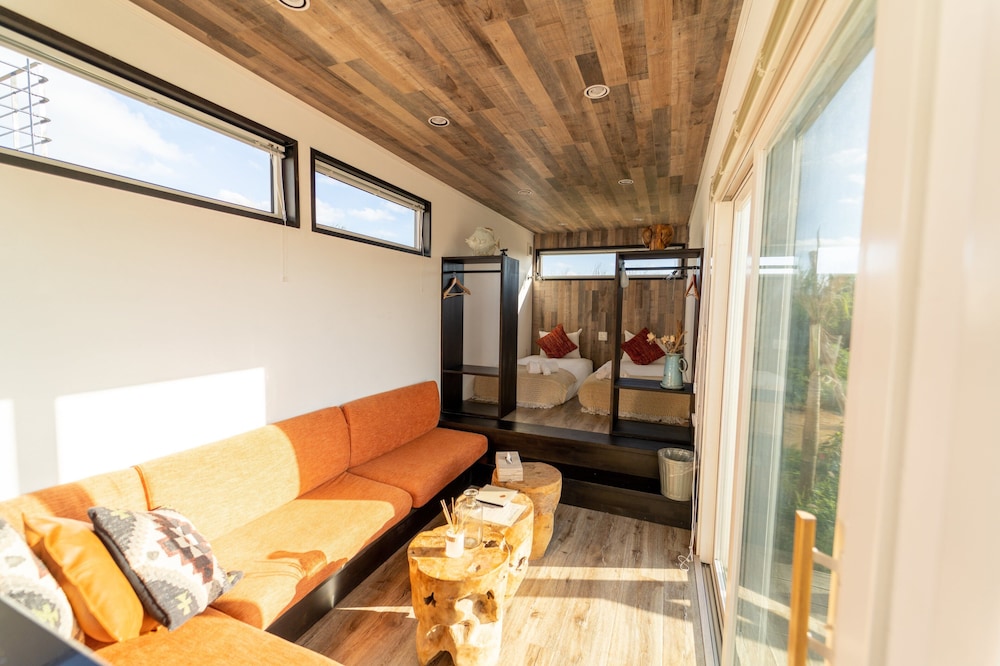 4 Bed Villa - Photo 1