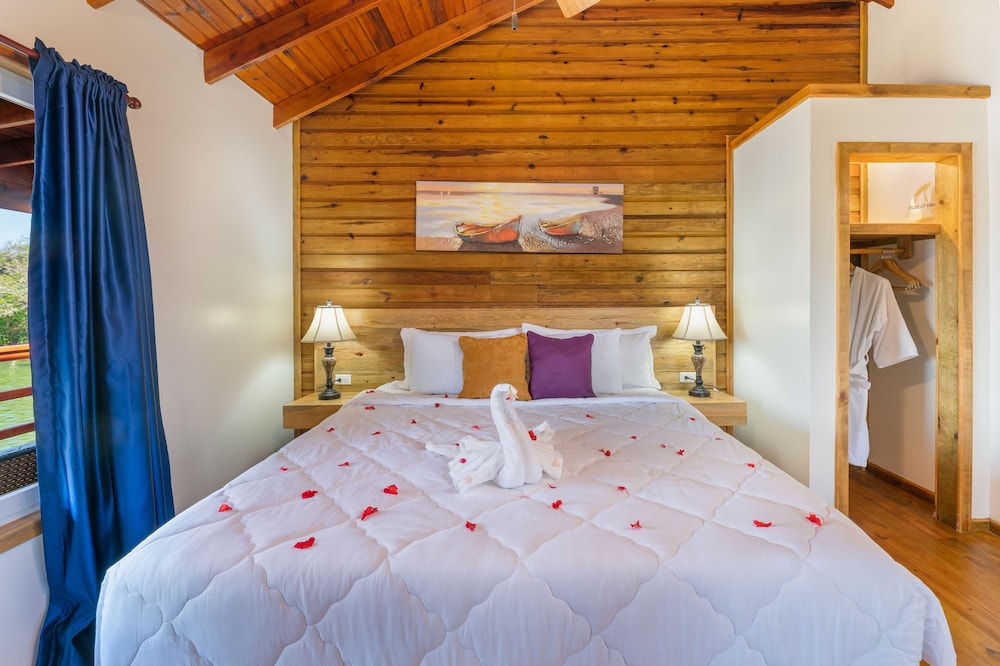 Deluxe King Room - Photo 6