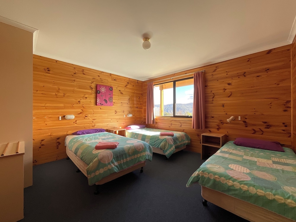 Premium Cottage, 2 Bedrooms, Jetted Tub, Mountain View photo 3