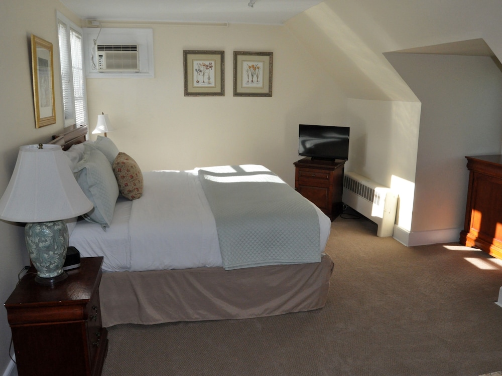 Deluxe Double Room, Ensuite (Room 12) - Photo 2