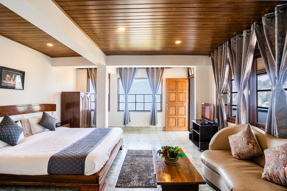 Executive Room - Photo 3