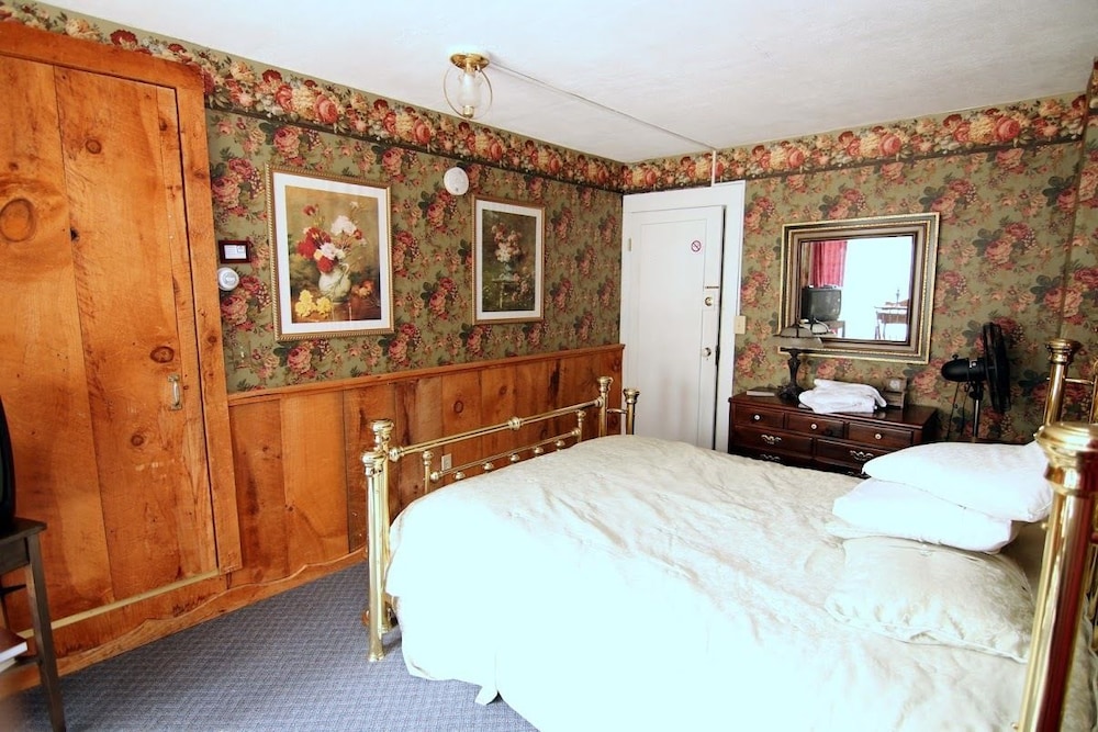 Standard Room, 1 Queen Bed photo 1