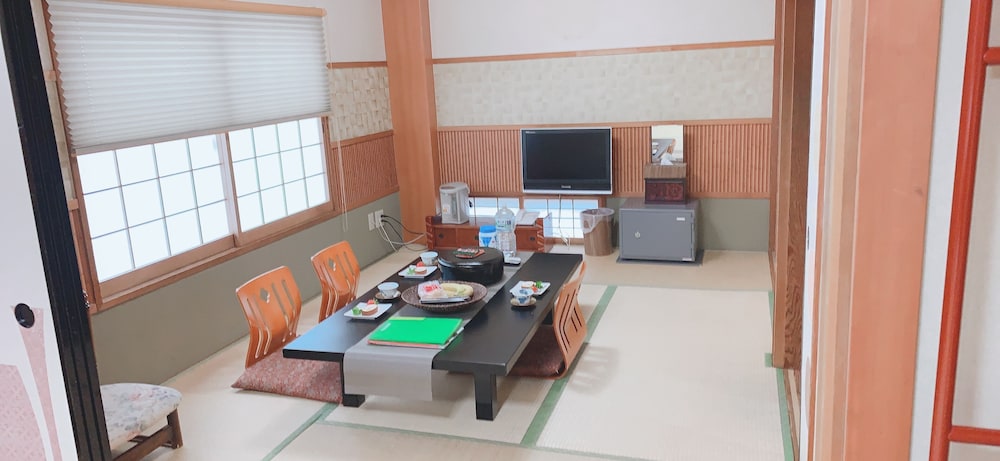 Superior Japanese Style Room photo 1