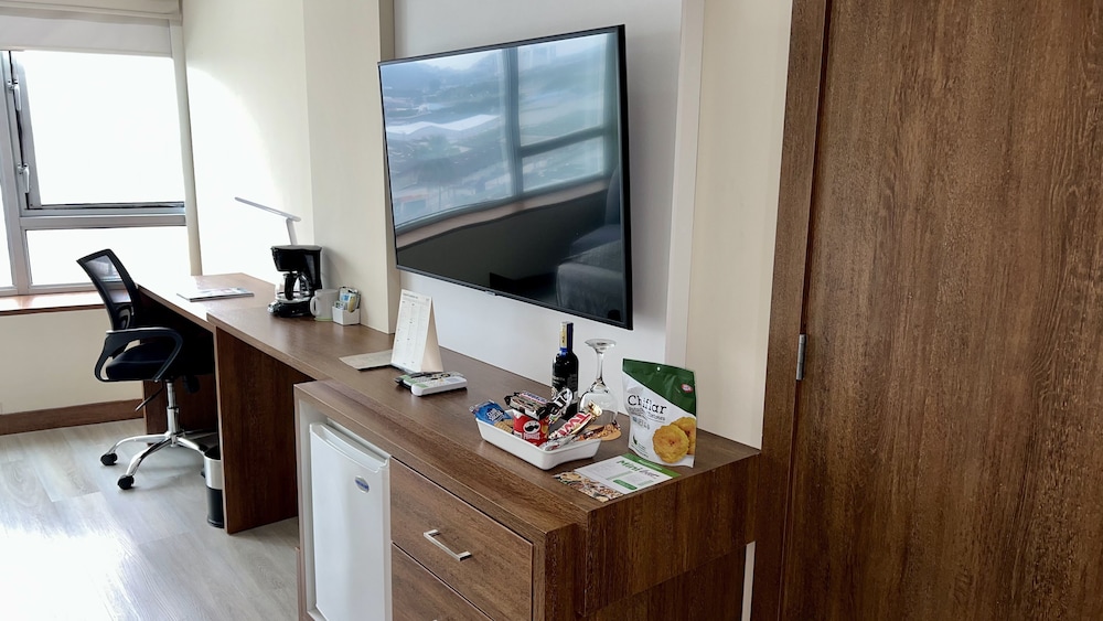 Standard Room, 2 Double Beds - Photo 3