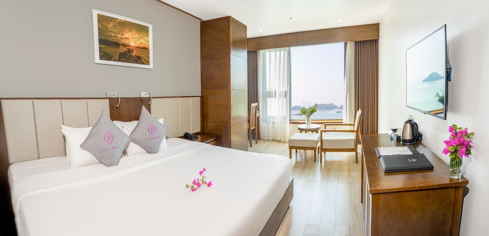 Deluxe King Room with Sea View photo 1