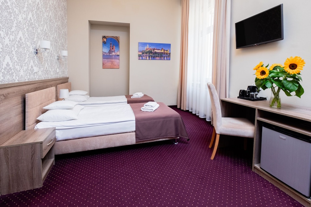 Standard Twin Room - Photo 5