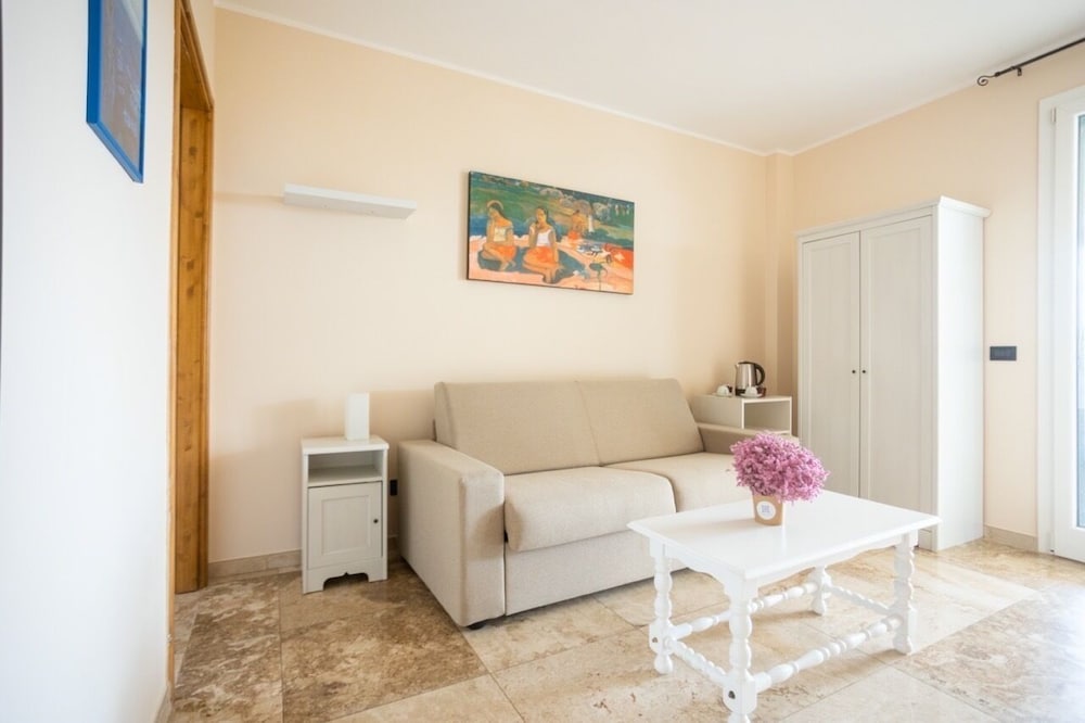 Panoramic Suite, Connecting Rooms, Garden View photo 1