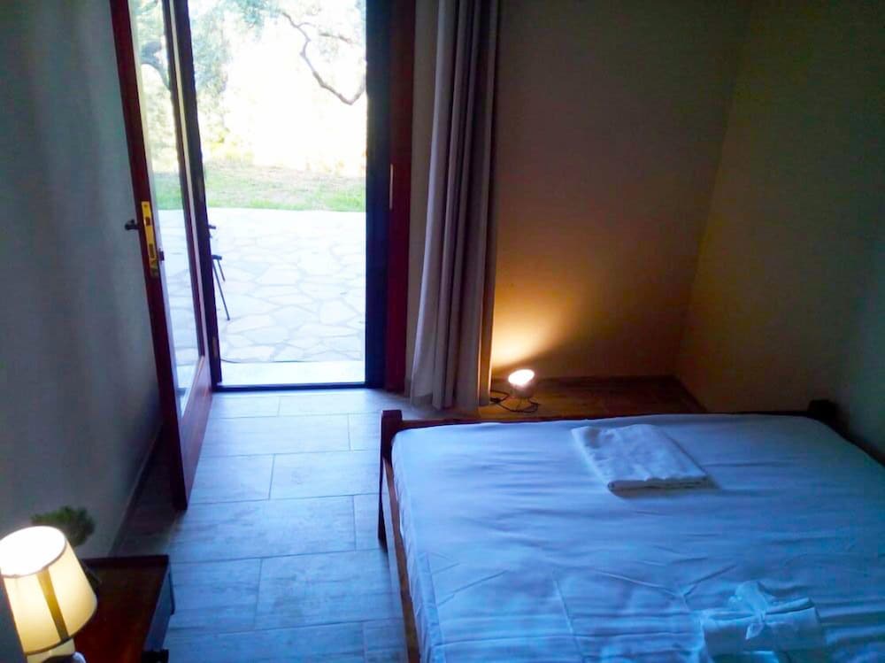 Deluxe Apartment, 2 Bedrooms, Sea View (Number 3) photo 2
