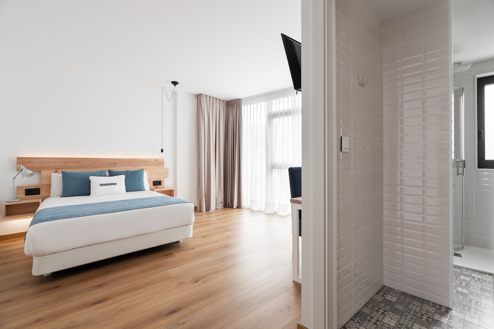 Standard Double or Twin Room, City View