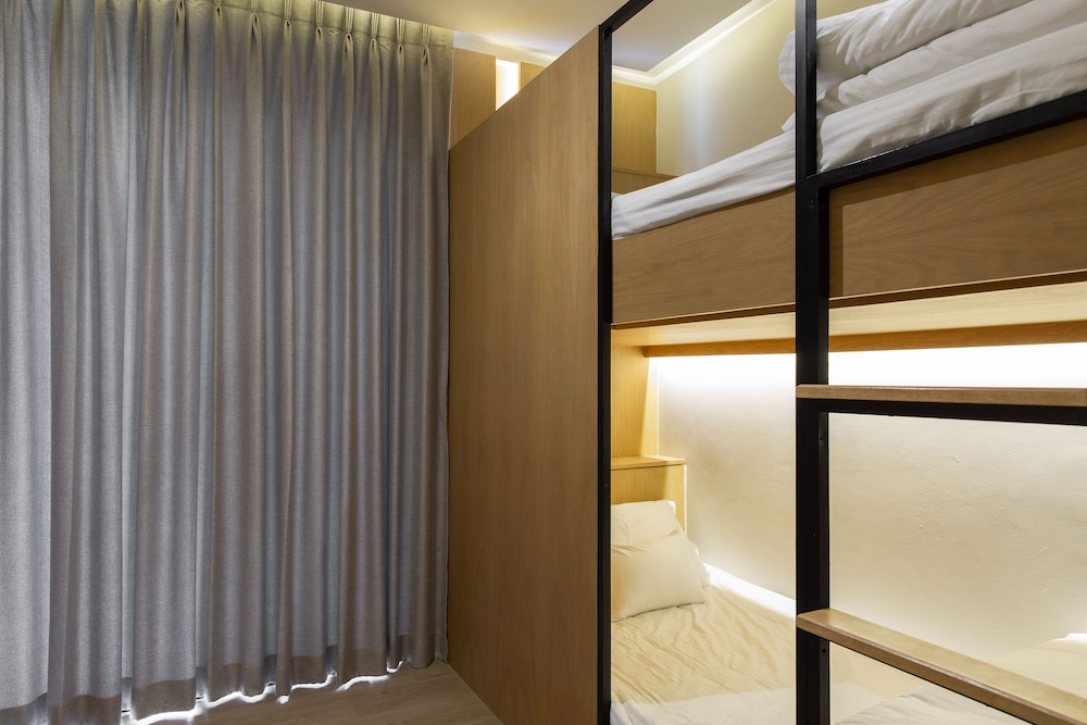 Basic Room, Multiple Beds, Non Smoking, Ensuite photo 3
