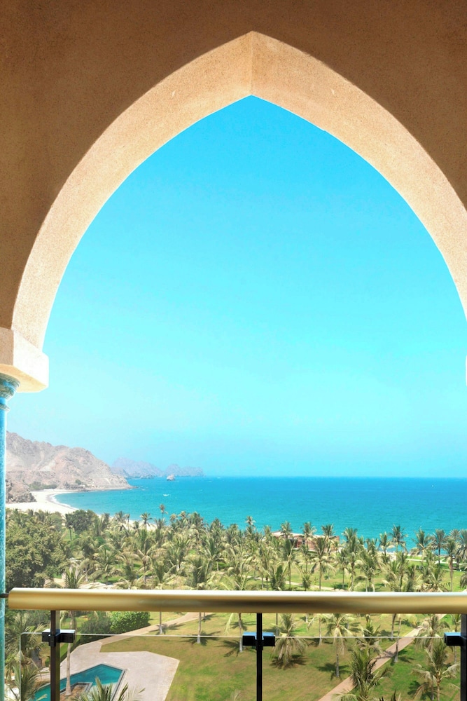 Deluxe Room, 1 King Bed, Balcony, Sea View - Photo 5