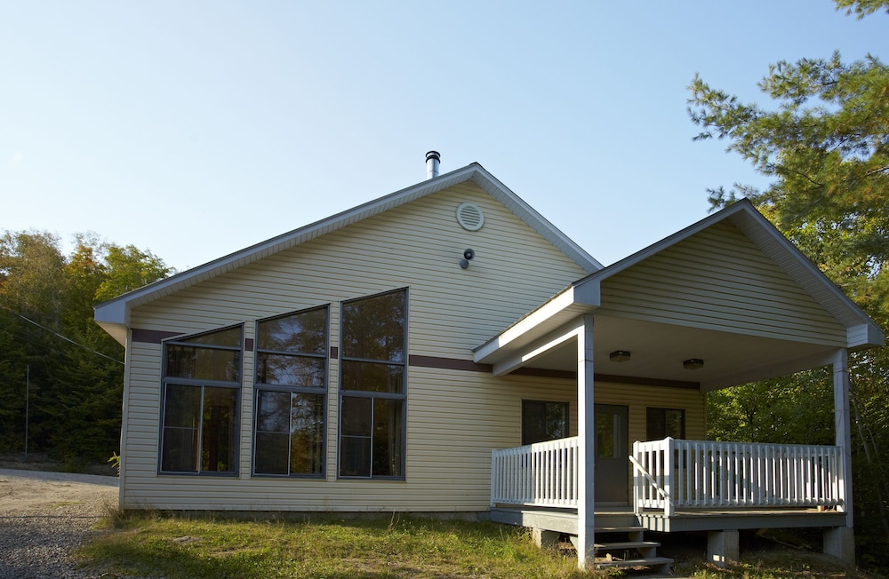 Chalet, Multiple Bedrooms, 40 people (La Source) photo 2