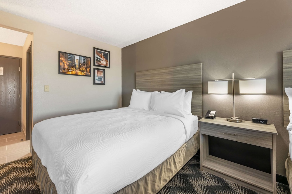 Comfort Room, 2 Queen Beds, Non Smoking - Photo 3