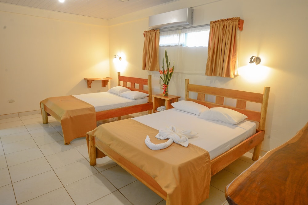 Deluxe Quadruple Room photo 2