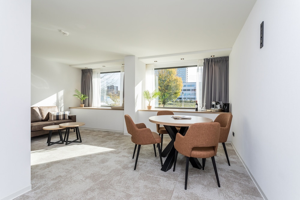 Superior Suite (Queen)