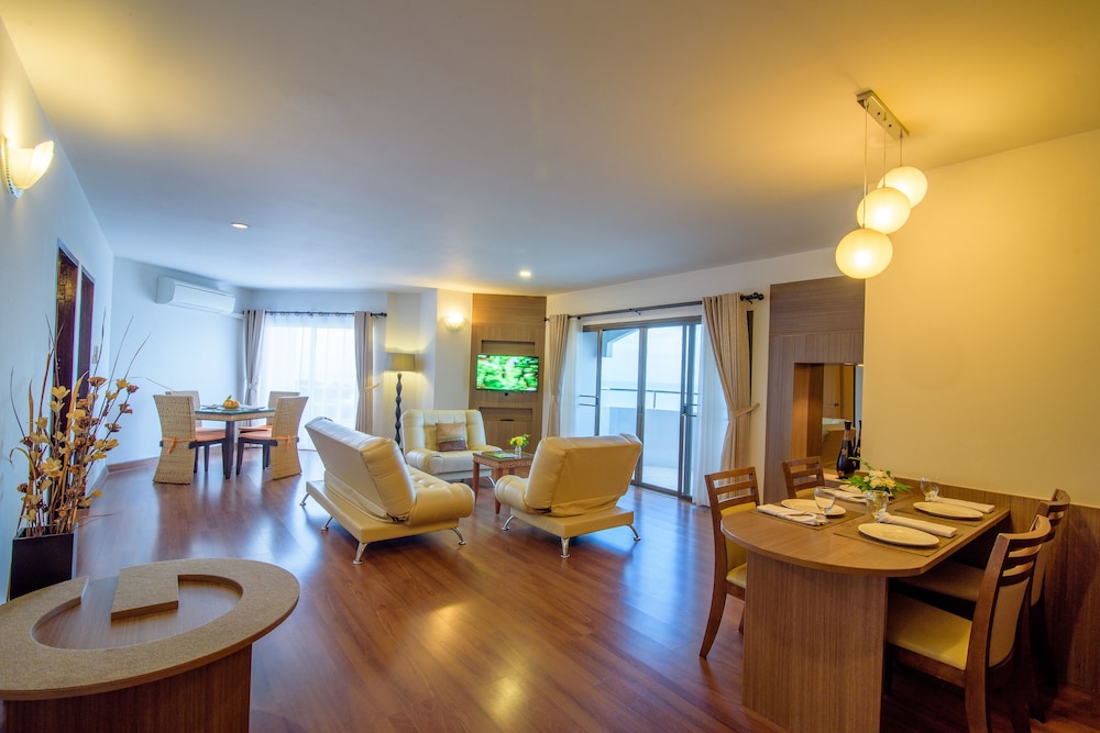 Executive Family Ocean View Suites - Photo 6
