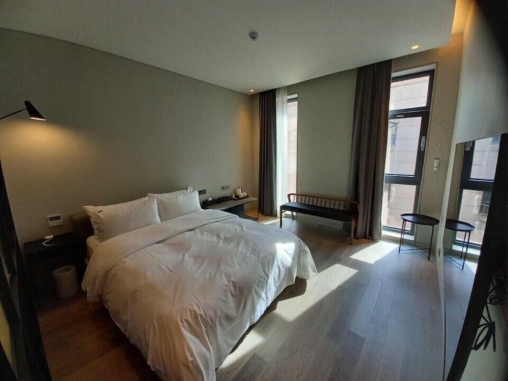 Deluxe Room - Photo 1