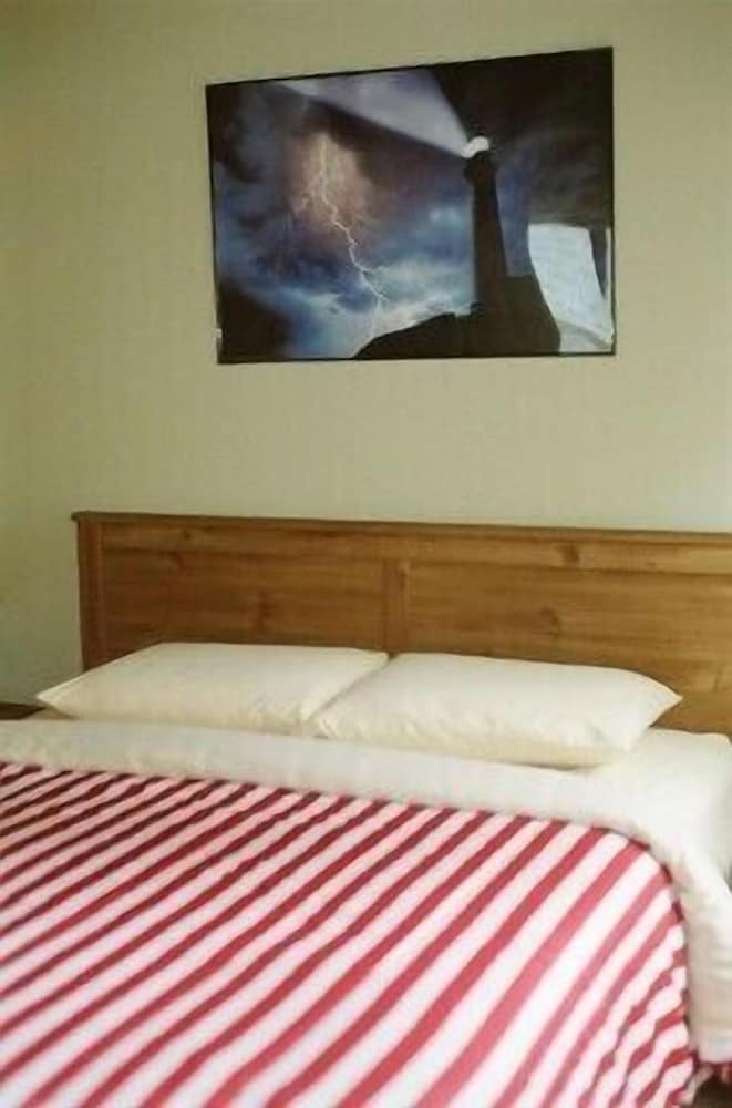 Cabin, 2 Bedrooms (Kingfisher) photo 2