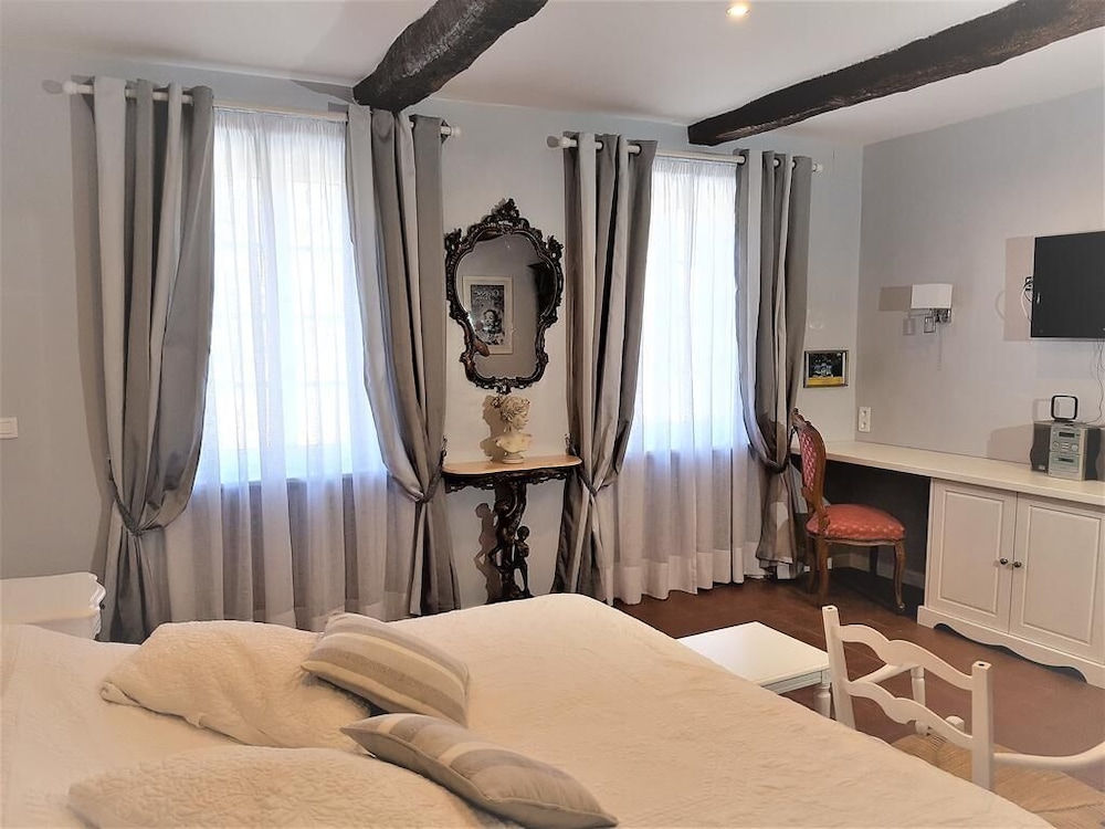 Double Room, Ensuite (La chambre des Roses) photo 3