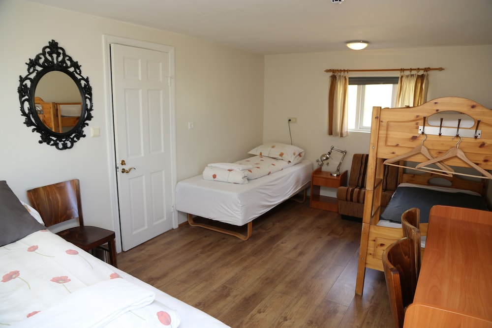 Quadruple Room, Multiple Beds, Non Smoking photo 2