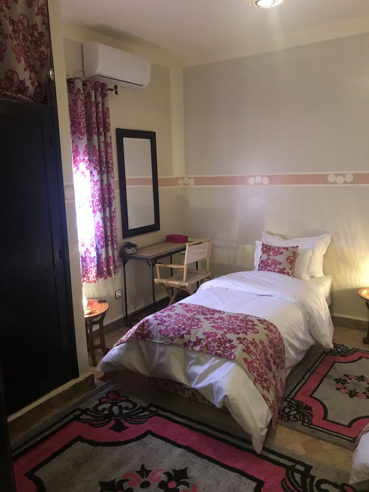 Standard Twin Room (Palmier) photo 2