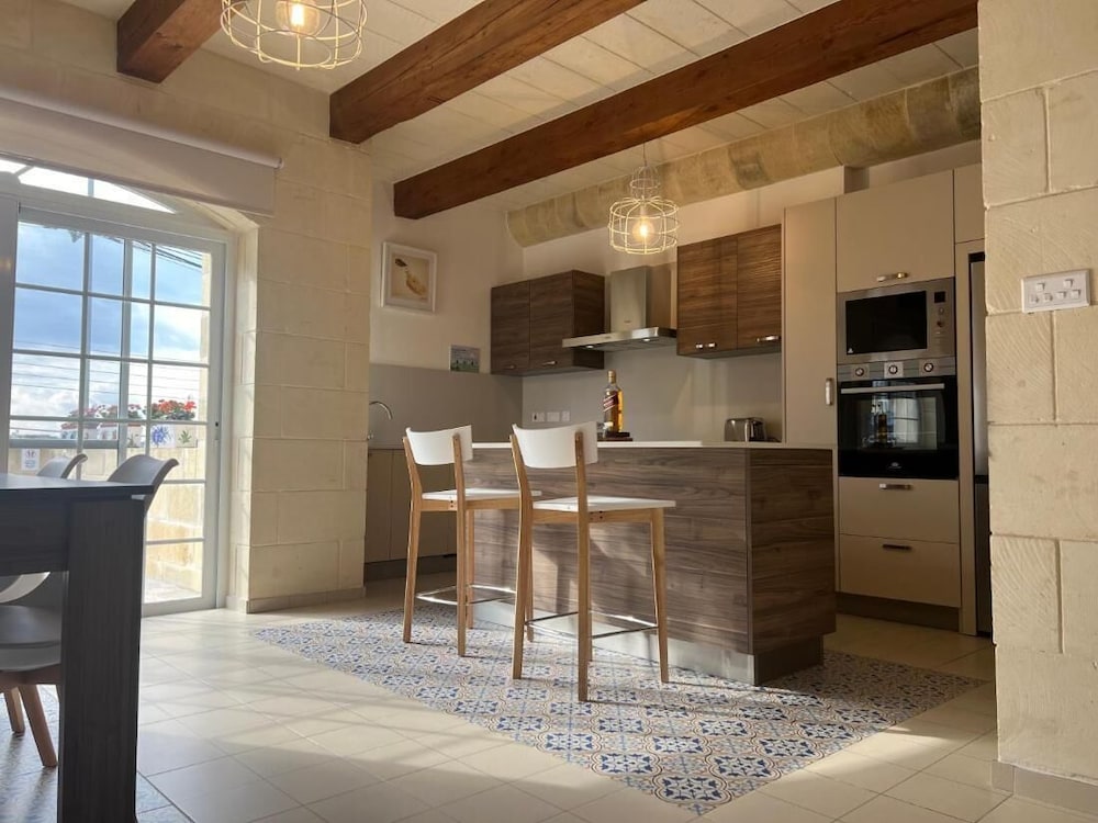 House, 2 Bedrooms, Smoking, Private Pool