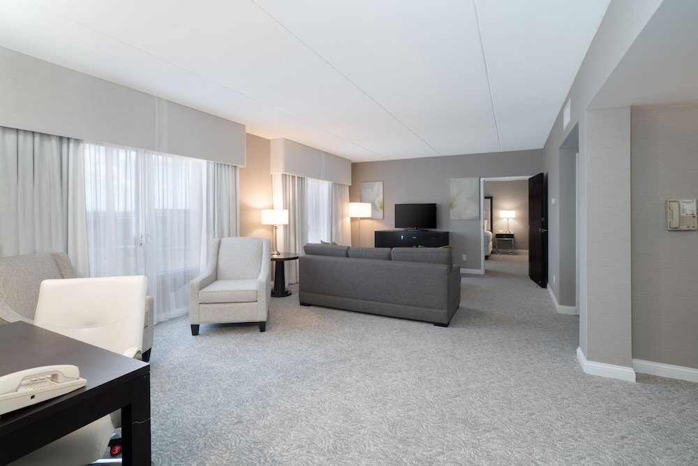 Suite, 1 King Bed (Extra Living Area) - Photo 3