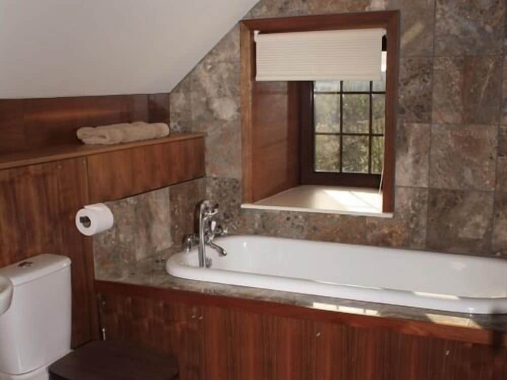 Suite, Ensuite - Photo 5