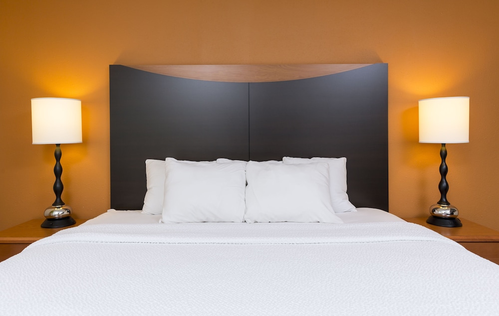 Executive Suite, 1 King Bed with Sofa bed, Non Smoking - Photo 2