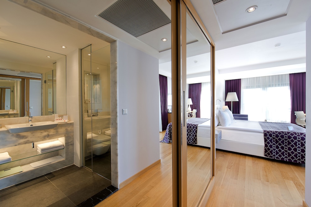 V Casual Suite - Photo 6